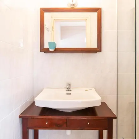 In Guest - Girogiali Guest house